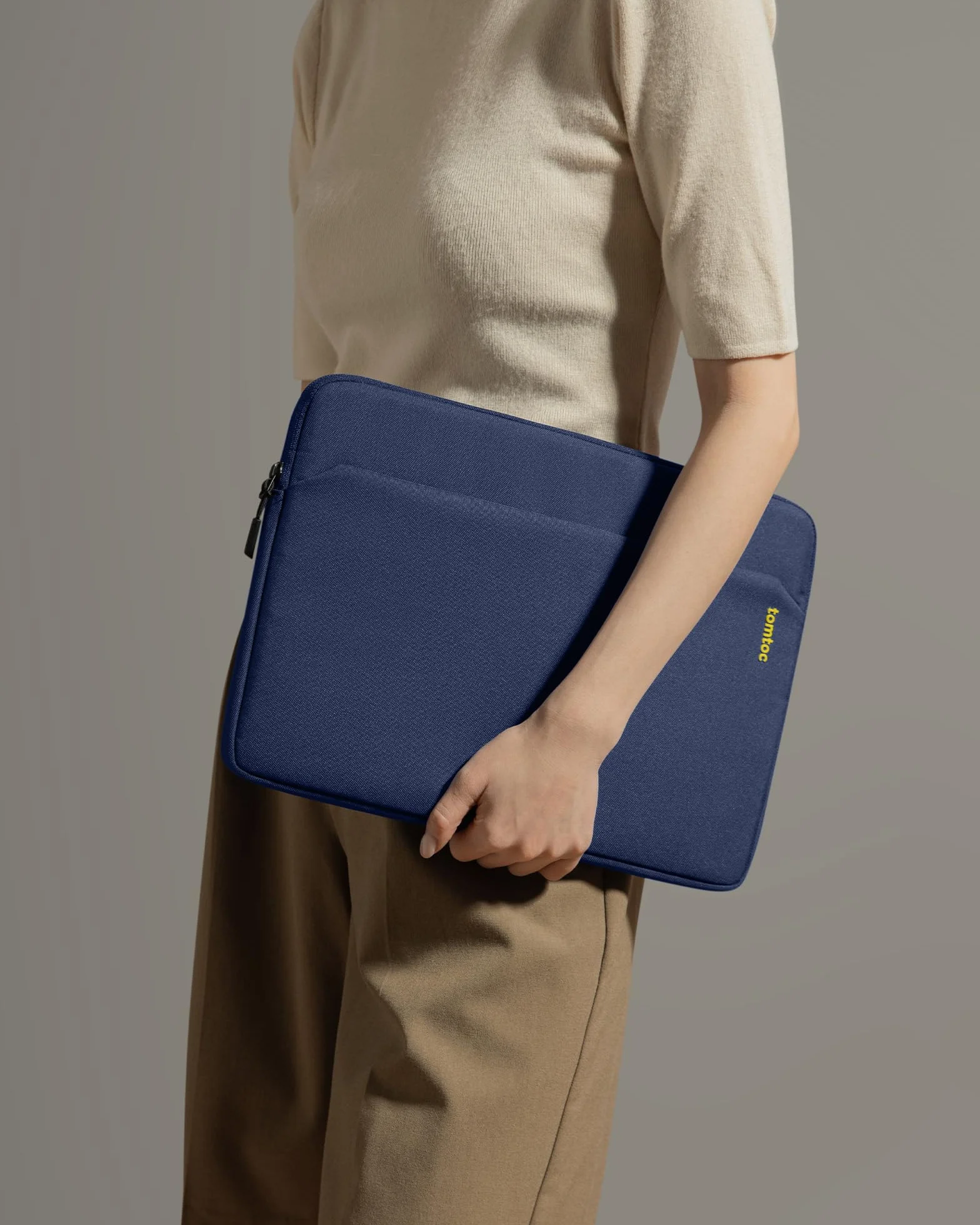 tomtoc Slim Torba etui na 13-calowego MacBook Air 2024-2018 M3/A3113 M2/A2681 M1/A2337, 13-calowego MacBooka Pro M2/A2686 M1/A2338 2022-2016, wodoodporna, cienka torba na laptopa, etui na laptopa