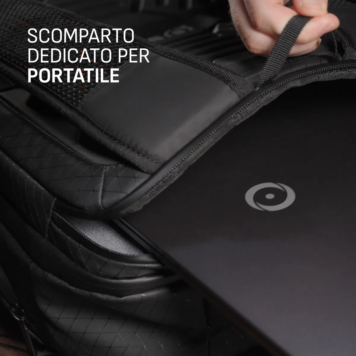SCUF Loadout plecak gamingowy – pasuje do laptopa o przekątnej ekranu 17", notebooka, tabletu, pojemności 18,7 l, wodoodporna tkanina, dzielnik, pasuje do kontrolerów, konsol PlayStation 5, Xbox
