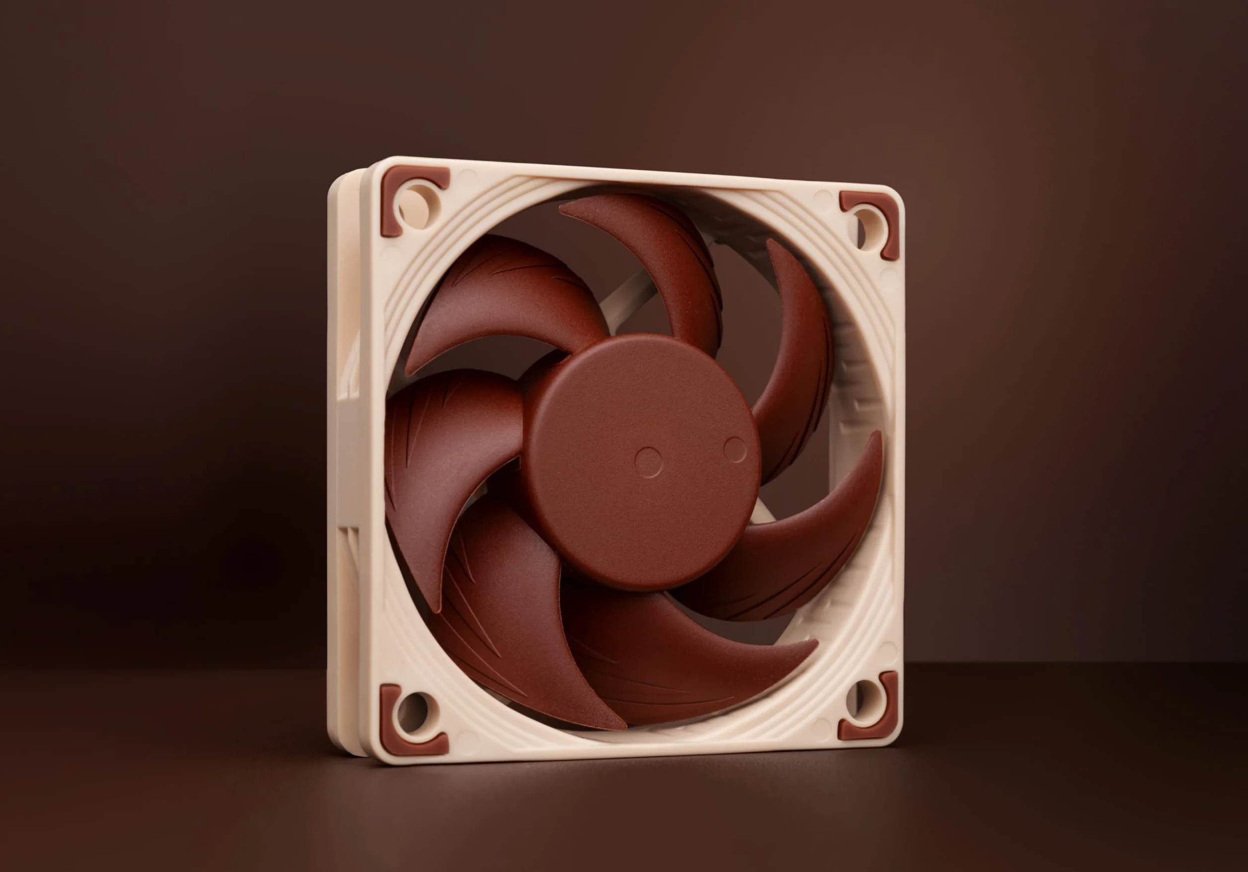 Noctua NF-A6x15 PWM, Cichy Wentylator Slim Klasy Premium, 4-Pinowy (60x15 mm, Brązowy)