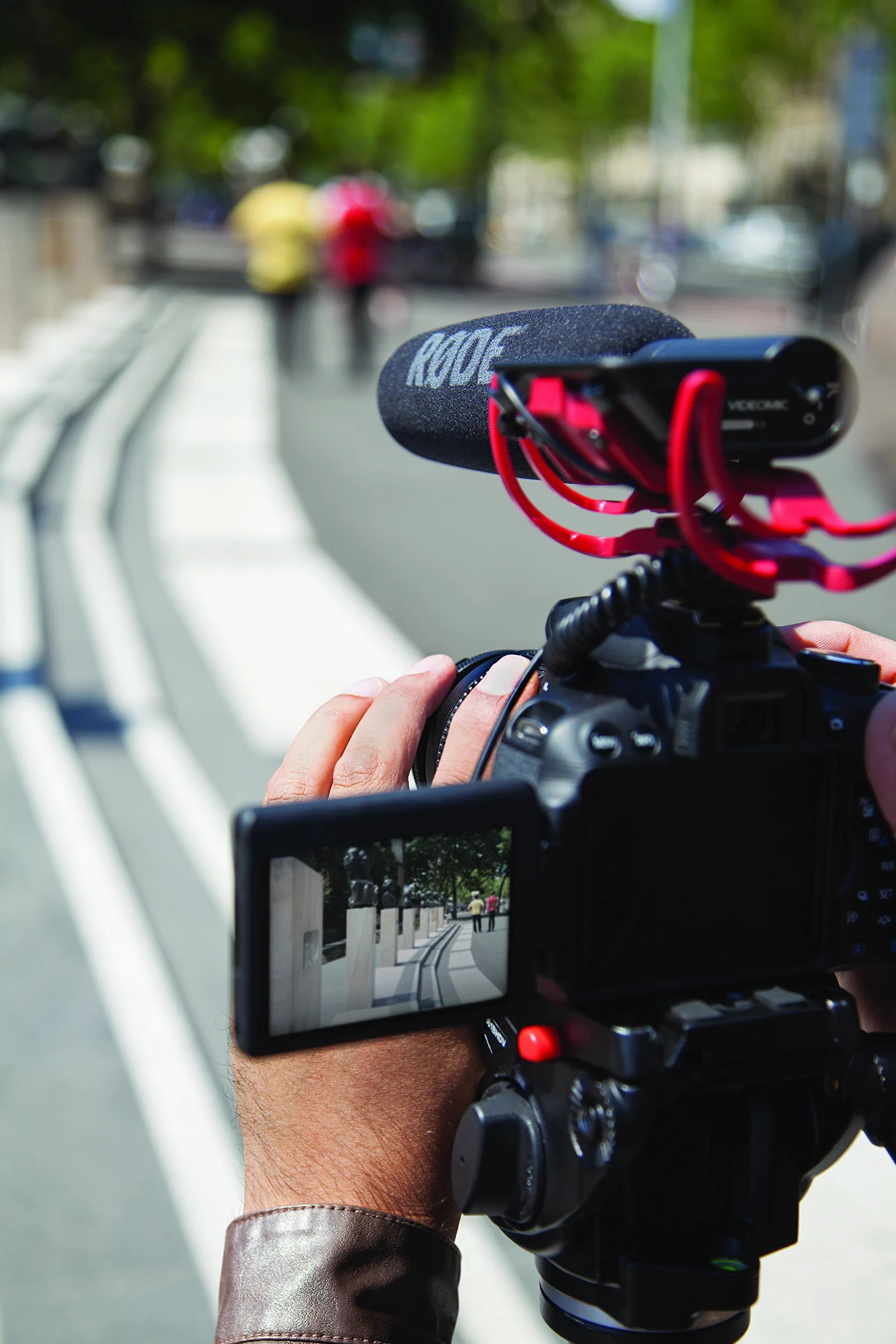 RØDE VideoMic - Wysokiej jakości mikrofon strzałowy na kamerę z filtrem dolnoprzepustowym i padem do filmowania, tworzenia treści i nagrywania w plenerze | Wysokiej jakości, Filtr dolnoprzepustowy, Pad, Do filmowania i tworzenia treści, Nagrywanie w plene