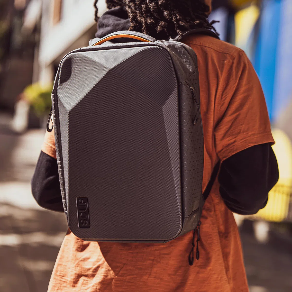 SCUF Loadout plecak gamingowy – pasuje do laptopa o przekątnej ekranu 17", notebooka, tabletu, pojemności 18,7 l, wodoodporna tkanina, dzielnik, pasuje do kontrolerów, konsol PlayStation 5, Xbox