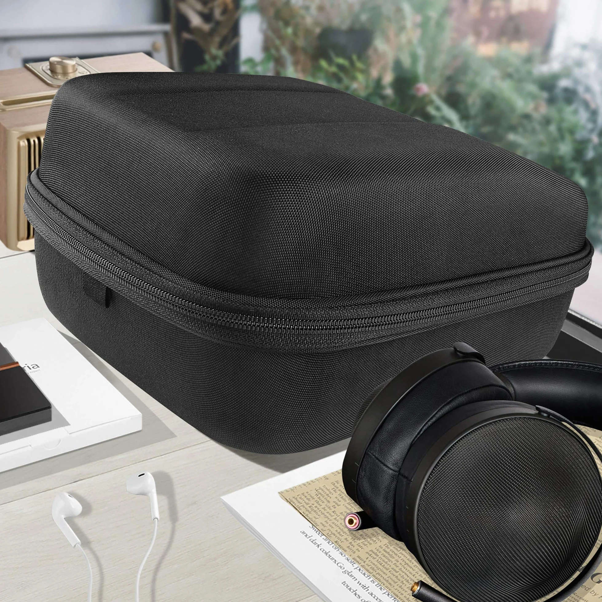 Geekria Shield etui na słuchawki kompatybilne z Sennheiser HD820, HD800S, HD800, HD700, HD660S2, HD660S, HD650, zapasowa twarda obudowa, torba podróżna z miejscem na kable (czarne)