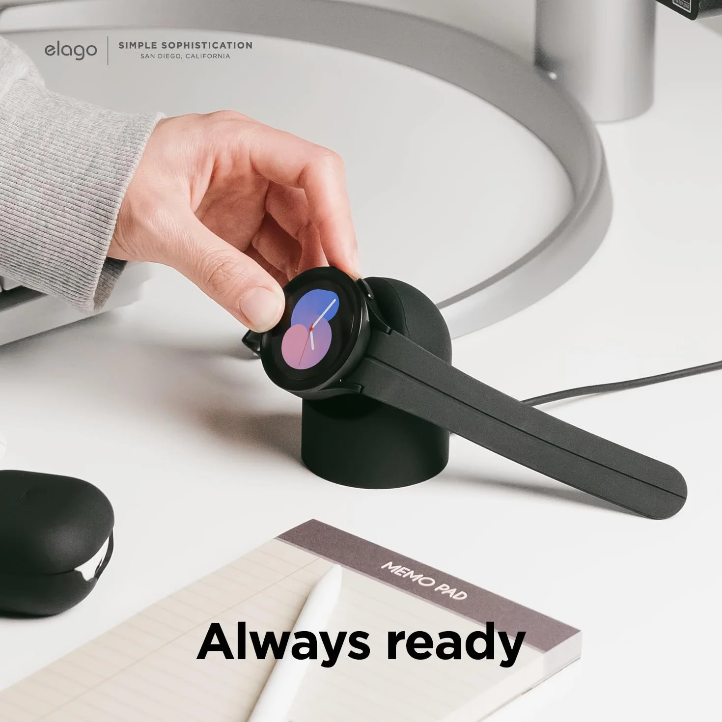 Elago Stojak na ładowarkę do Samsung Galaxy Watch 7/7 Ultra, 6/6 Classic, 5/5 Pro [40/43/44/45/47mm], tryb szafki nocnej, zarządzanie kablami (kabel do ładowania nie wchodzi w zakres dostawy), czarny