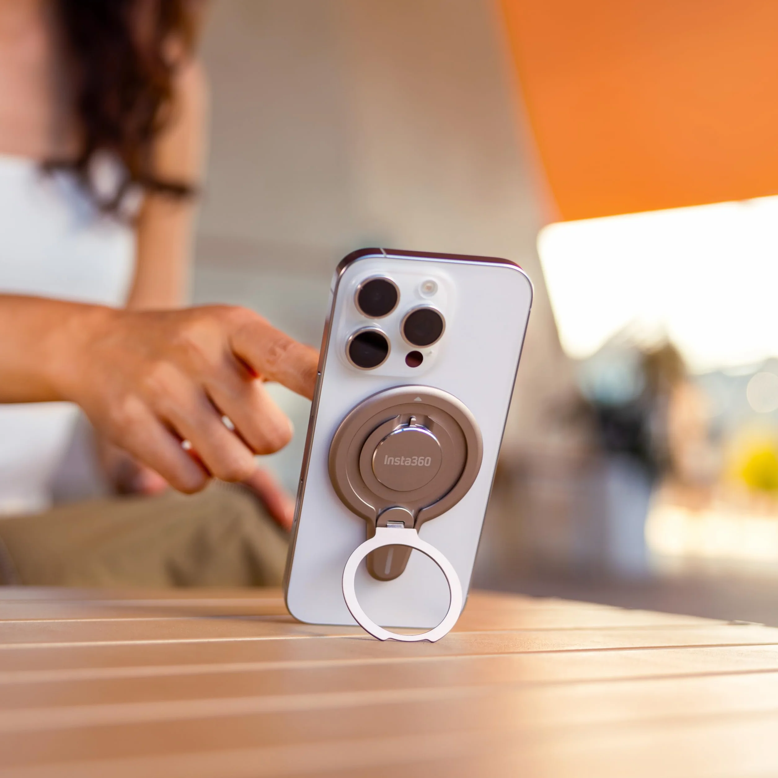 Insta360 Flow 2 Pro Magnetyczny uchwyt na telefon
