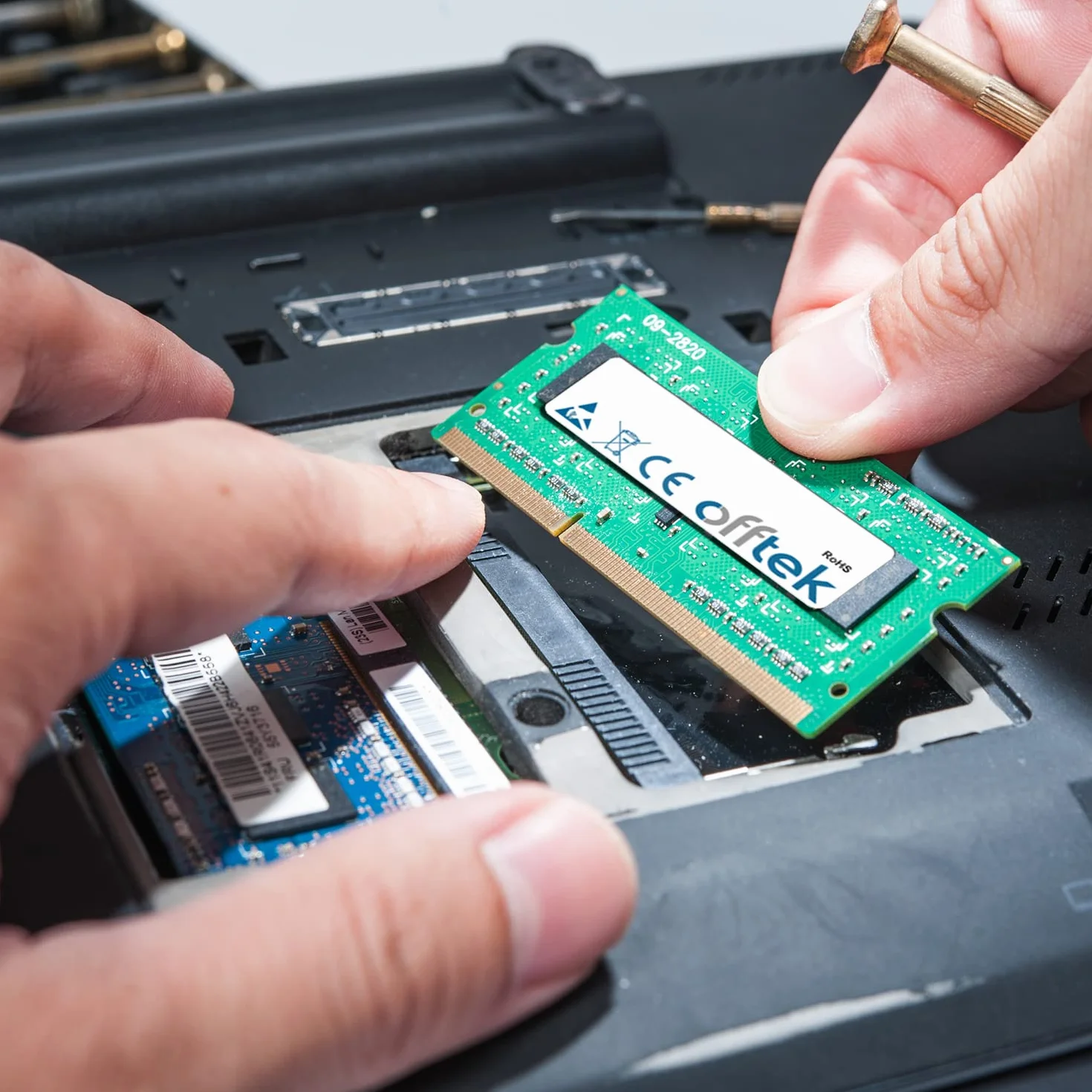 OFFTEK 16GB Pamięć RAM 260 Pin SoDimm - DDR4 - PC4-25600 (3200Mhz) - Non-ECC