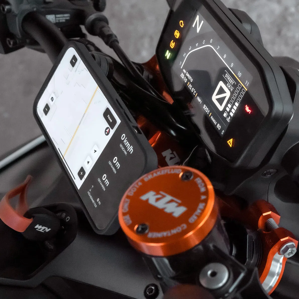 SP Connect Motocyklowy uchwyt na telefon komórkowy z modułem antywibracyjnym | SPC+ | do motocykla, roweru, motoroweru, akcesoriów do wszystkich smartfonów, takich jak iPhone Samsung