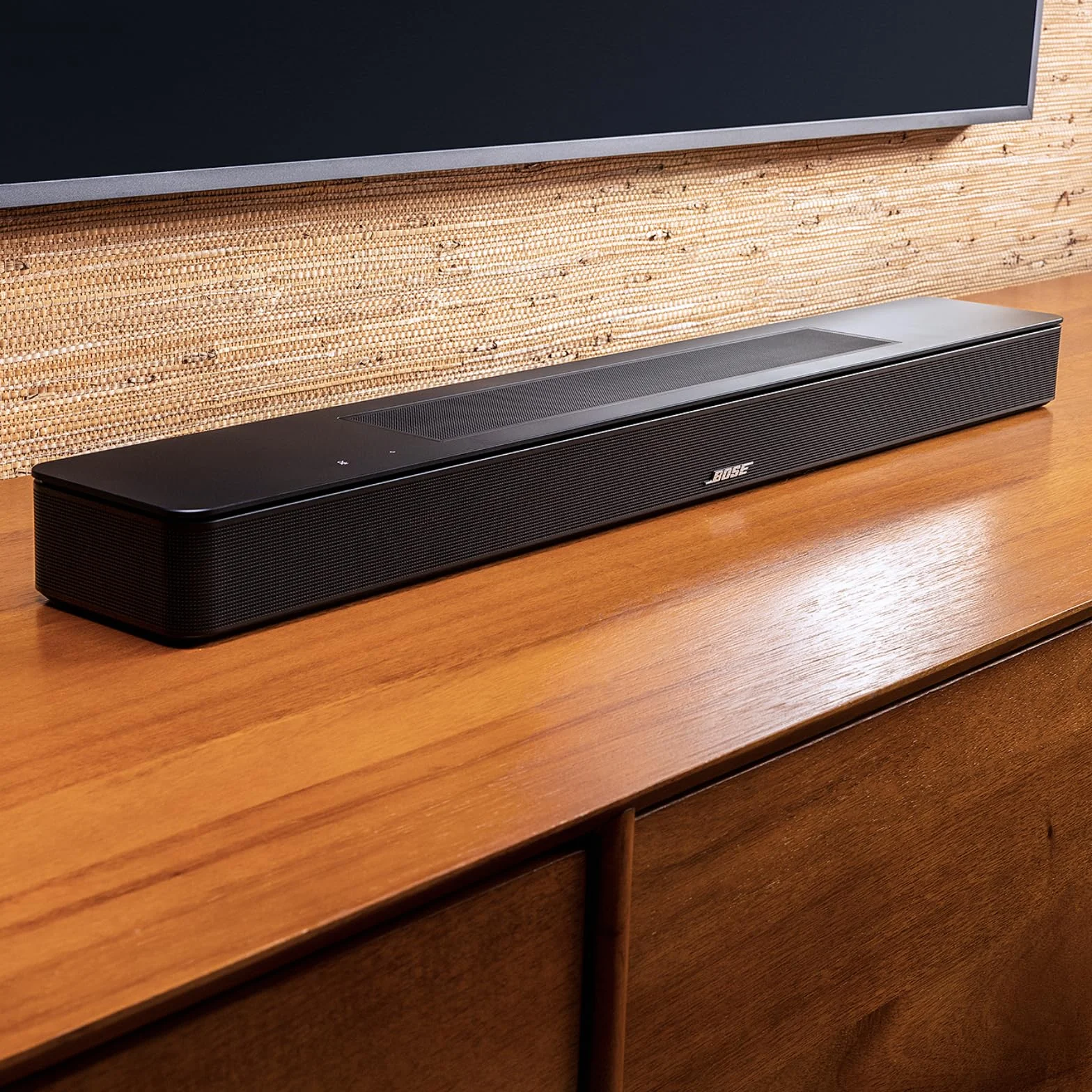 Bose Smart Dolby Atmos Soundbar, głośnik Bluetooth z funkcją sterowania głosem i wbudowaną funkcją Amazon Alexa, współpracuje z funkcjami Asystenta Google, czarny