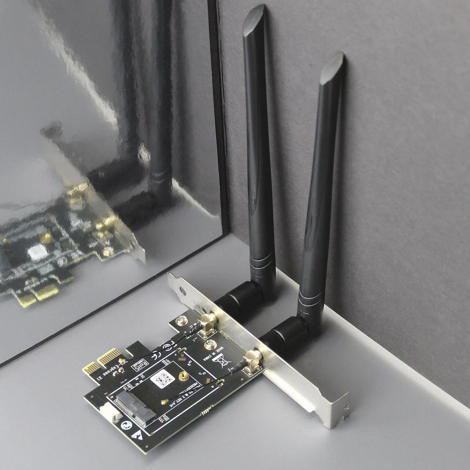 GLOTRENDS WA01 Adapter M.2 E Key na PCIe X1 WiFi Bluetooth dla modułu M.2 WiFi 4/5/6/6e/7/Coral TPU, z zestawem anten 6-dBi SMA