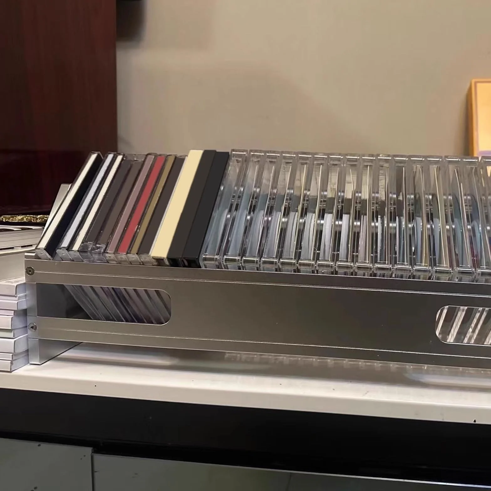 Stojak na płyty Otwarty metalowy uchwyt na albumy CD w stylu industrialnym Stojak płyty ze stopu aluminium biurko przechowywania