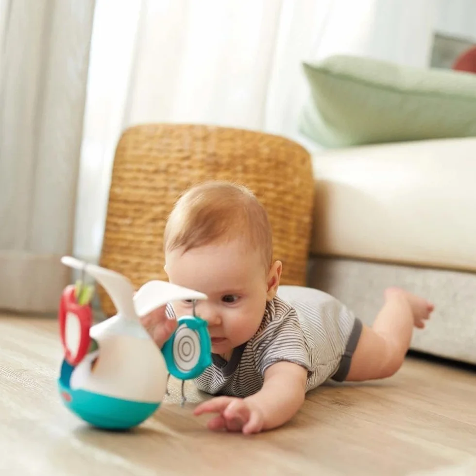 Tiny Love Tummy Time 2 w 1 Muzyczna karuzela do łóżeczka, karuzela muzyczna ze światełkami 360°, 0+ miesięcy, przenośna karuzela dla niemowląt, zabawka muzyczna, 3 tryby muzyki i dźwięków, Meadow Days