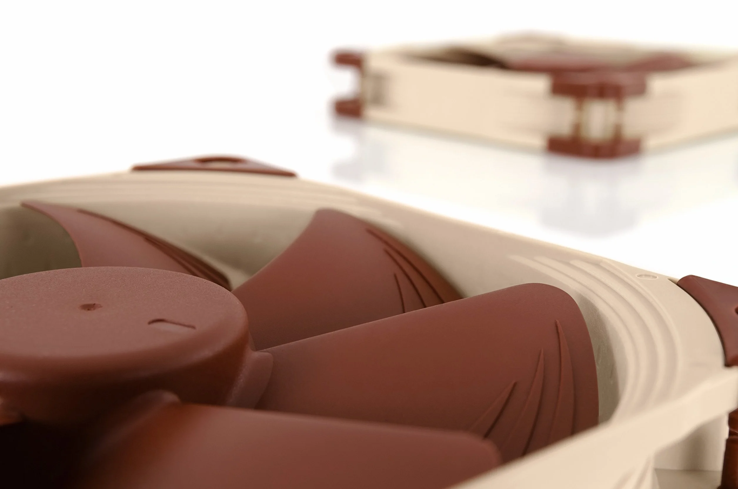 Noctua NF-A14 5V PWM 140 mm Cichy Wentylator Klasy Premium Brązowy