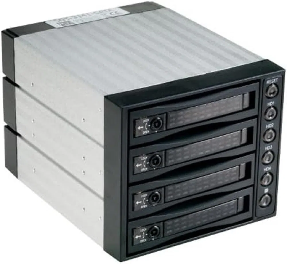 Fantec SNT-BA3141-1 SATA I/II/III płyta montażowa do 4 x SATA 8,89 cm HDD w 3 x 13,34 cm Hotswap aluminiowy wentylator zamykany czarny