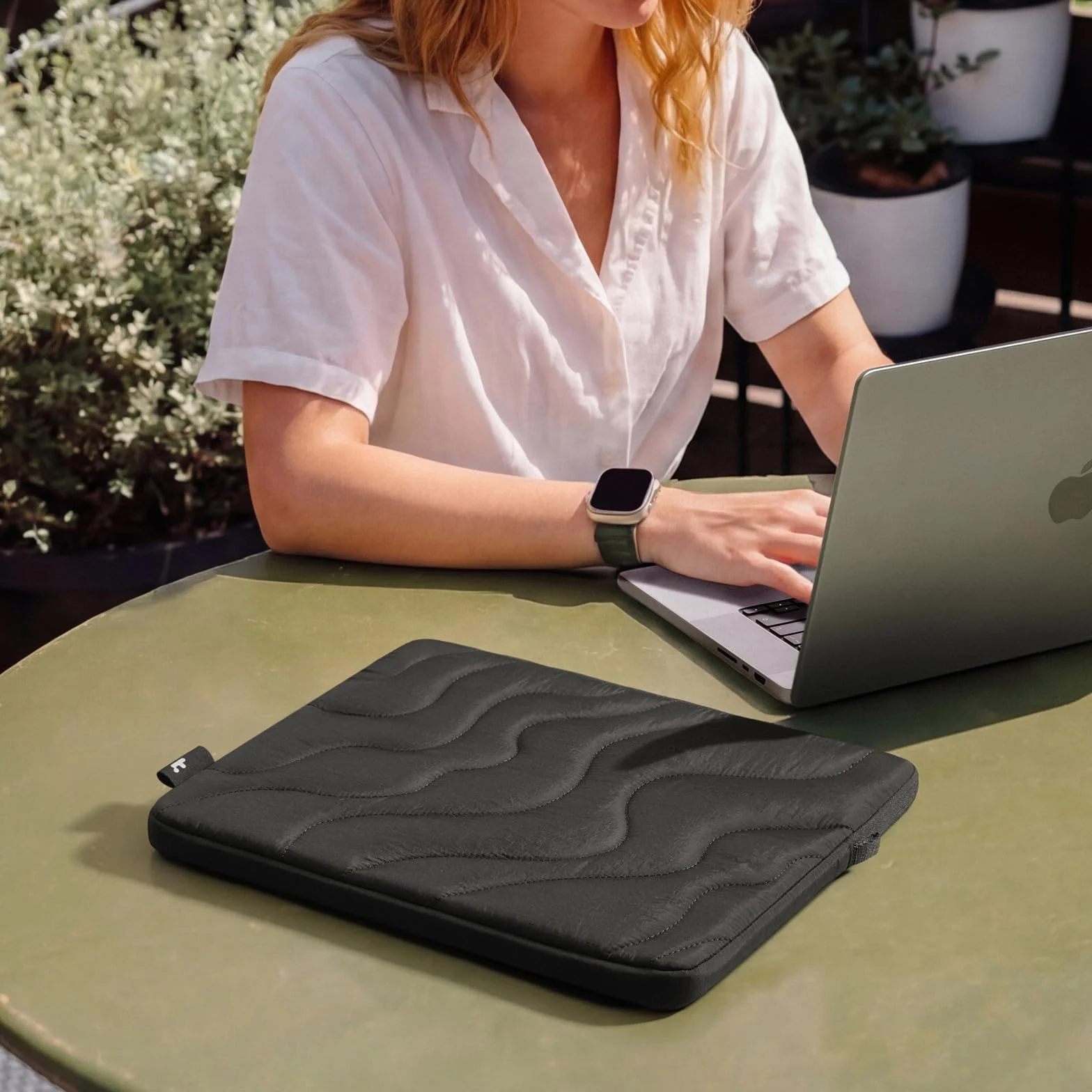 tomtoc Etui 360° do 13-calowego nowego MacBook Air 2024-2018 M3/A3113 M2/A2681 M1/A2337, 13-calowego MacBook Pro M2/A2686 M1/A2338 2022-2016, lekkie, miękkie, pikowane etui na laptopa Puffy Sleeve