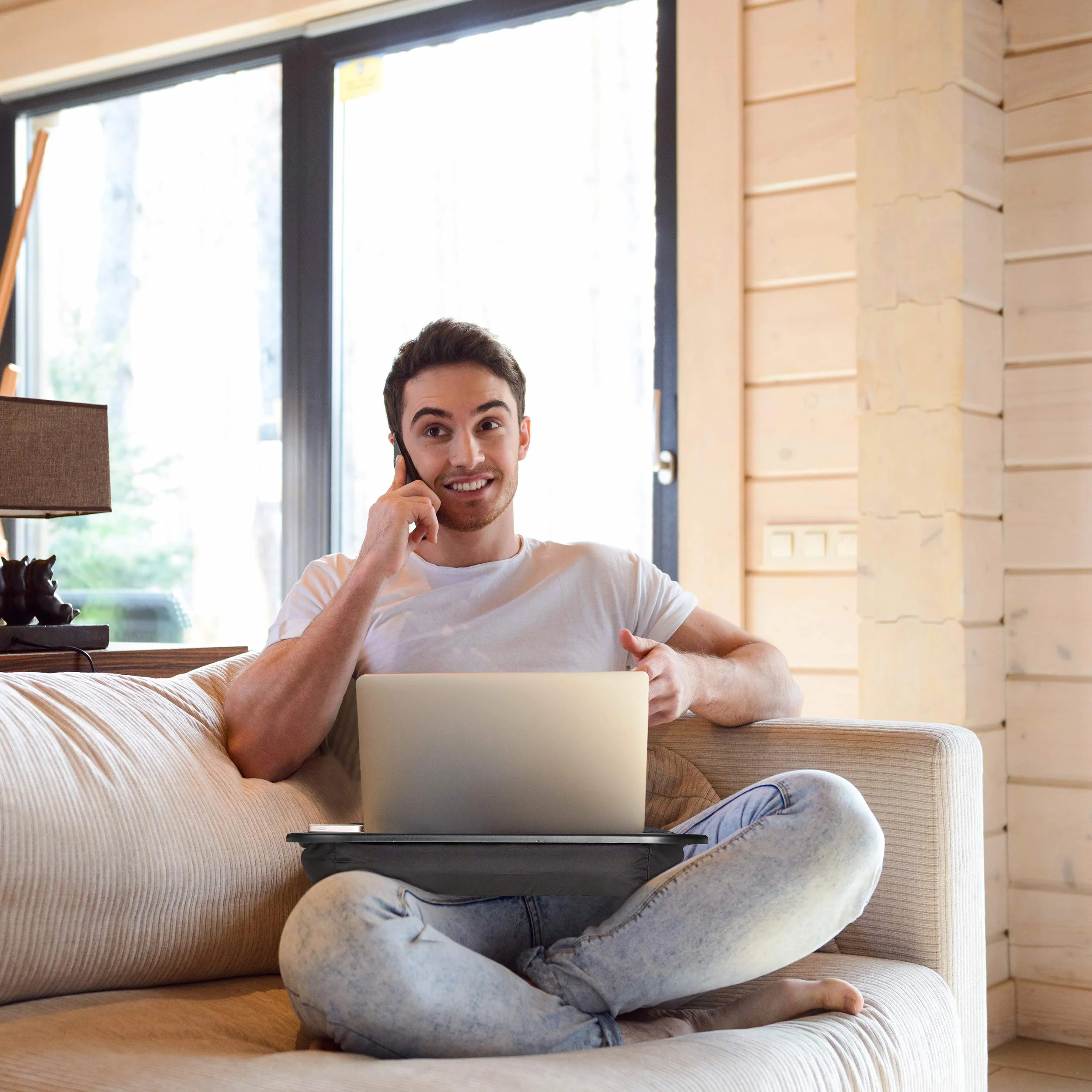 Relaxdays Poduszka na kolana laptop, podkładka pod rękę, półka na telefon komórkowy, taca na kolana ergonomiczna, do tabletu 11 cali, tworzywo sztuczne, czarna, 5,5 x 44 x 32 cm
