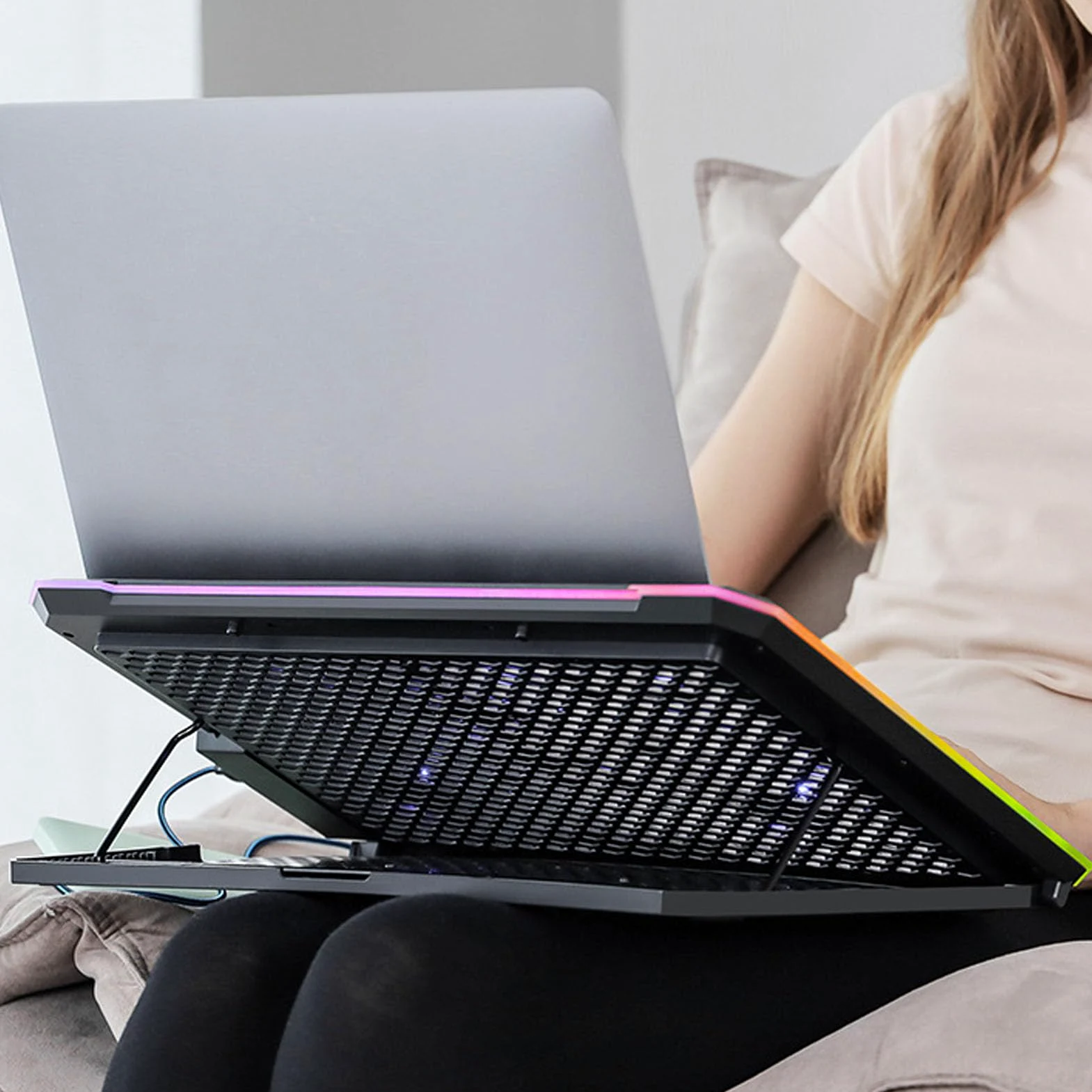 Generic Podkładka Chłodząca do Laptopa do Gier Ciche i Wydajne Chłodzenie Podczas Intensywnych Sesji Gamingowych Lodówka Laptopa 12–19 Cali (14 fanów)