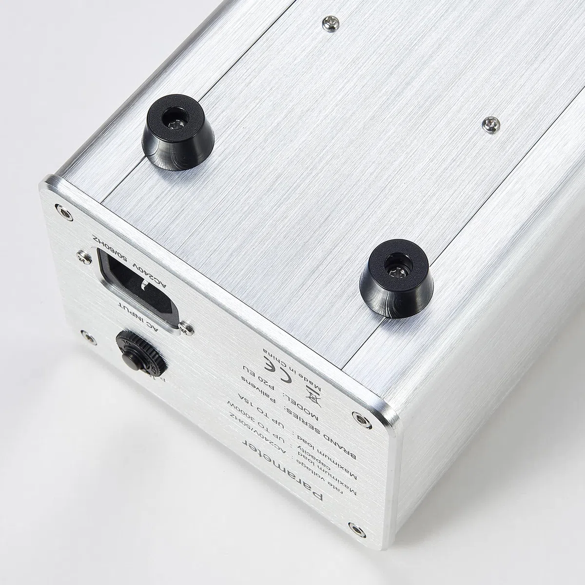 Listwa zasilająca z filtrem sieciowym HiFi, 8 gniazd z filtrem zakłóceń z odczytem wskazującym, ochrona przed przepięciem, ochrona przed obciążeniem do 15 A, wielokrotne gniazdo do głośników