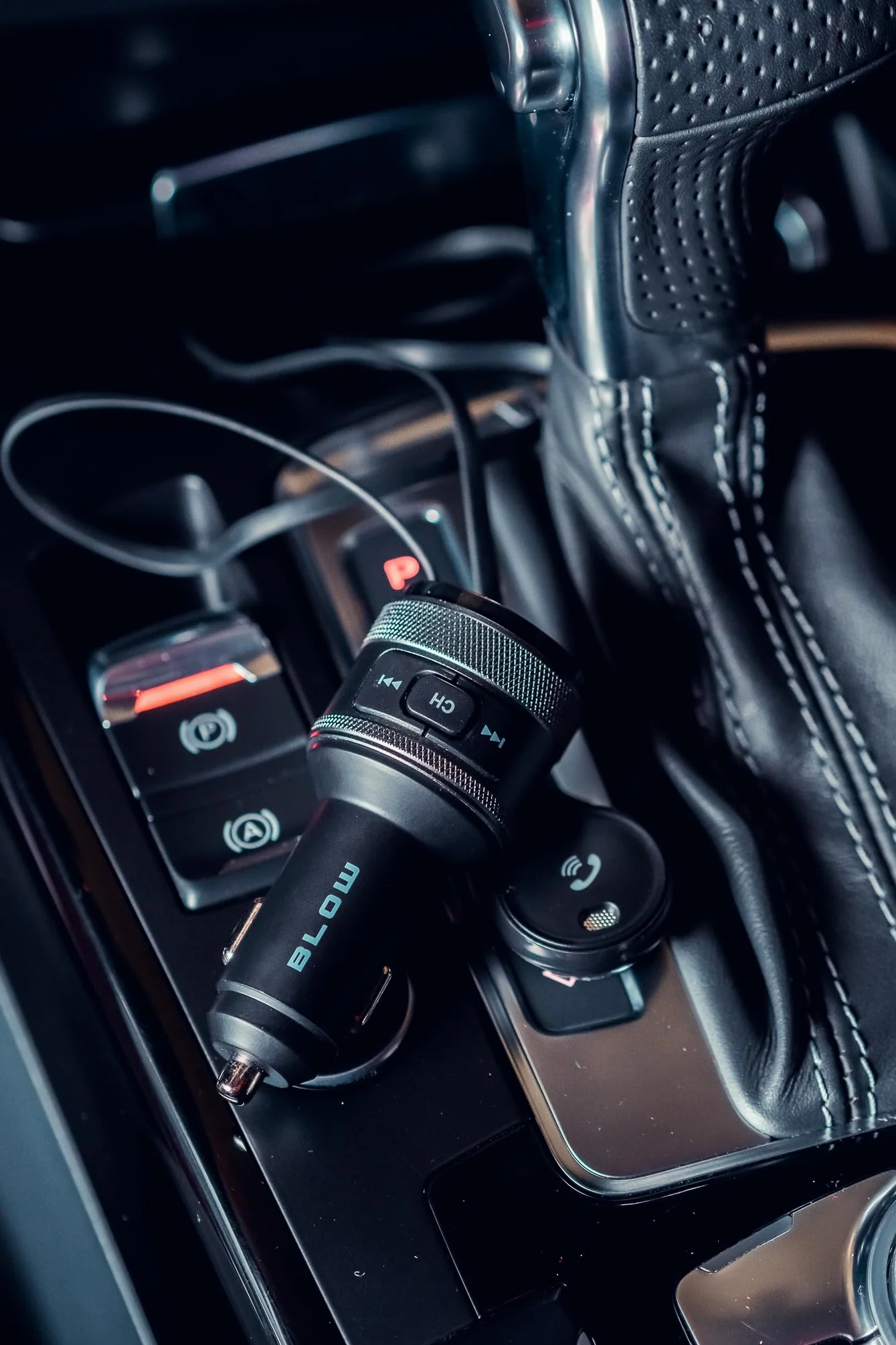 BLOW Transmiter Bluetooth głośnomówiący ładowarka