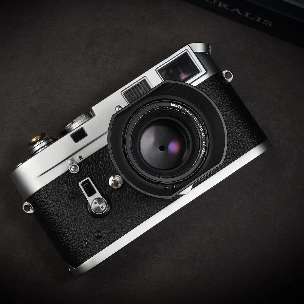 Haoge LH-ZV02MB Kwadratowa metalowa osłona obiektywu do Voigtlander Nokton 35mm f/1.4 II, 40mm f1.4,50mm f1.5 II 28mm f1.5 VM Mount, Carl Zeiss Biogon T* 35mm f2 ZM, 2.8/35 35mm f2.8 ZM, 50mm f2 ZM