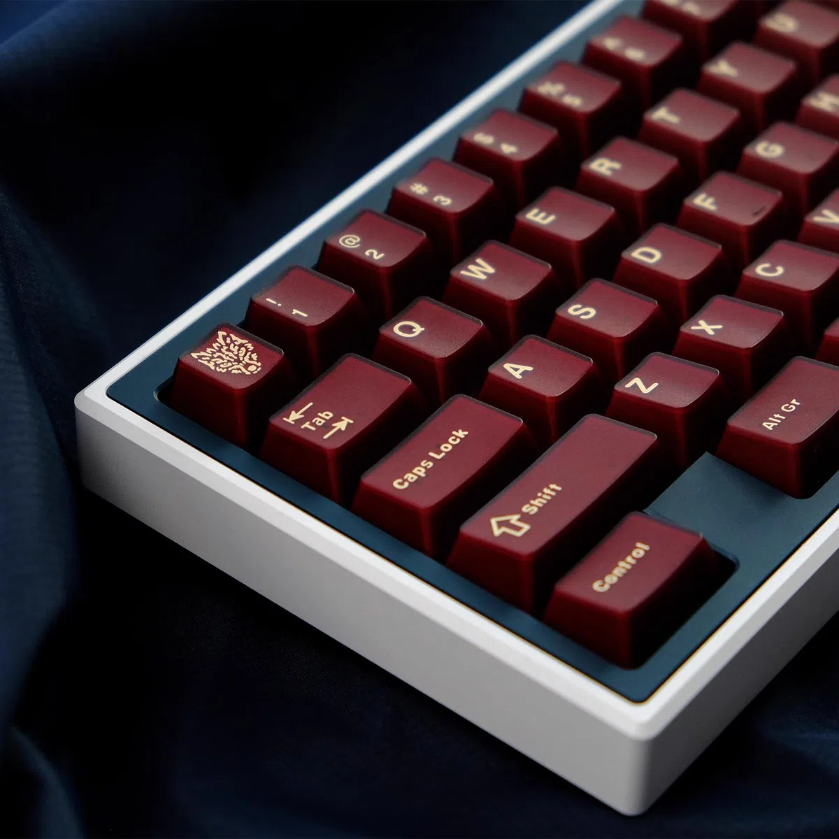 114 klawiszy PBT Doubleshot nasadki klawiszy profil wiśni półprzezroczyste czerwone nasadki na klawisze zestaw pasuje do 60% 65% 75% Cherry Mx przełączników klawiatury mechanicznej