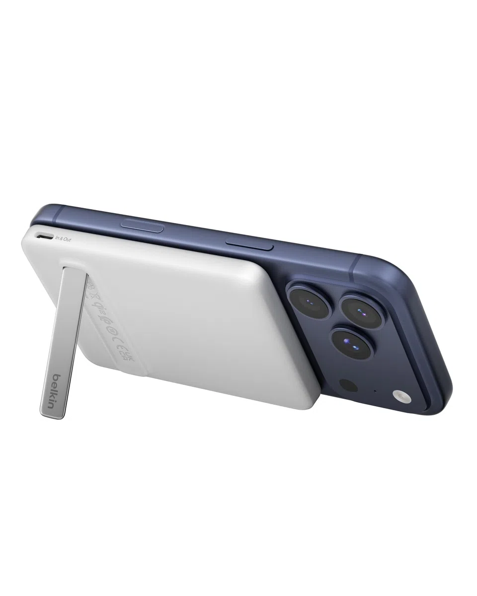 Belkin BoostCharge Cienki Magnetyczny Powerbank 5000 mAh, Podpórka – Biały | Powerbank Bezprzewodowy 5000 mAh Qi2, Pierścień Magnetyczny, Port USB-C, Naładowany, Kabel w Zestawie, do Podróży Samolotem