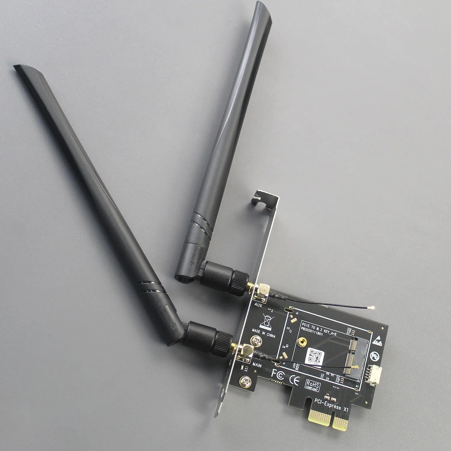 GLOTRENDS WA01 Adapter M.2 E Key na PCIe X1 WiFi Bluetooth dla modułu M.2 WiFi 4/5/6/6e/7/Coral TPU, z zestawem anten 6-dBi SMA