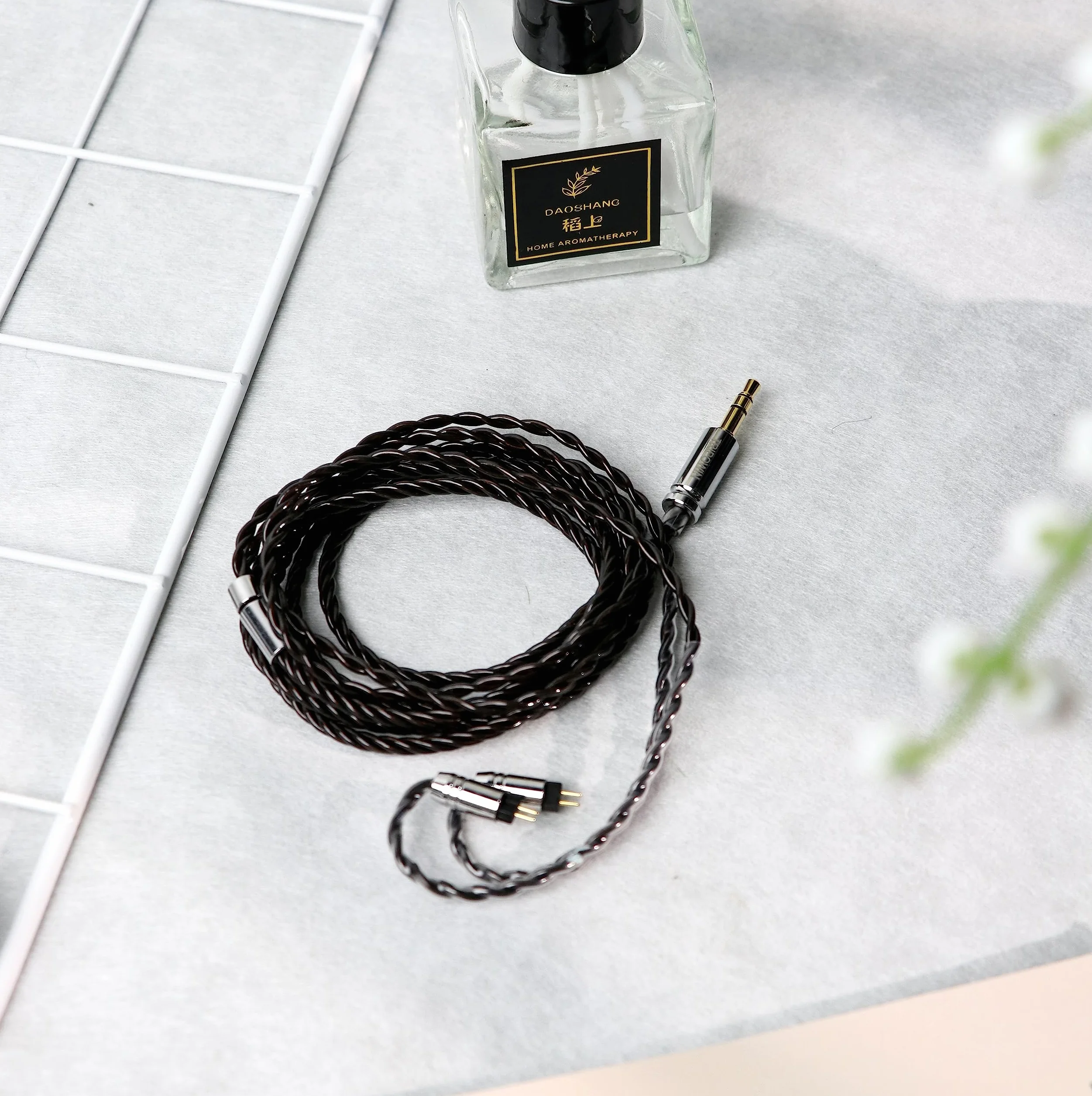 Linsoul Tripowin Mirage Kabel IEM, 30AWG OCC 4N HiFi IEM, ulepszony kabel zastępczy, z gniazdem audio 3,5 mm do monitora dousznego, audiofilskiego muzyka (2-pinowy, 0,78 mm)