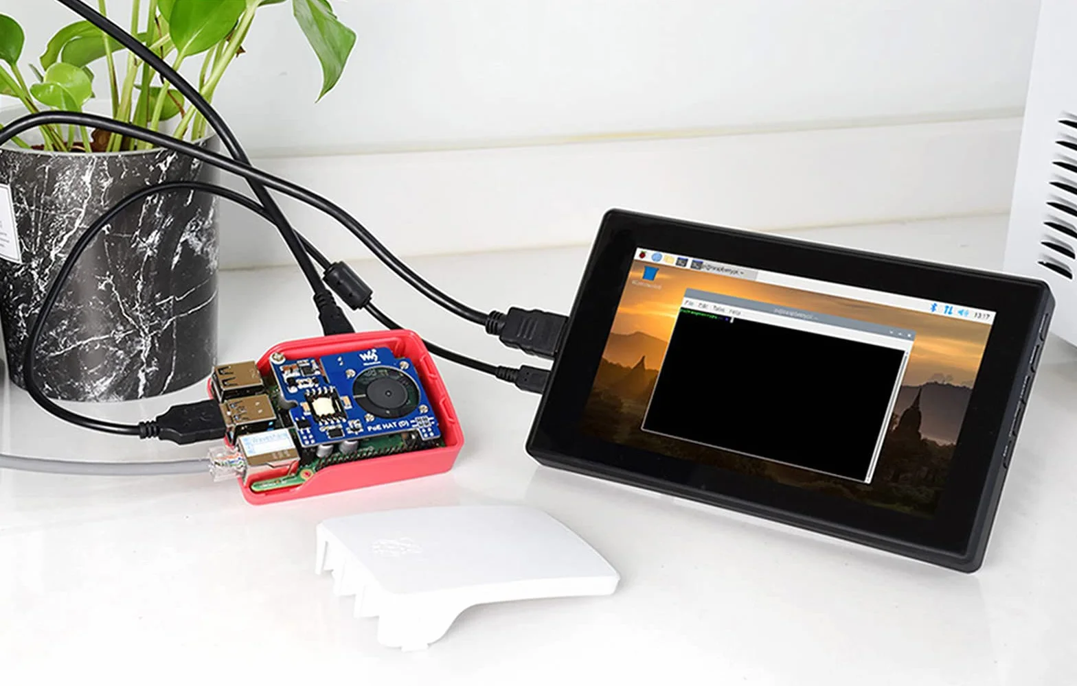 Waveshare PoE HAT (Power Over Ethernet) do Raspberry Pi 4B / 3B +, zgodność z IEEE 802.3af, wyjście DC 5 V 2,5 A, wentylator poE HAT, kompatybilny z oficjalną obudową Raspberry Pi 4B 3B+