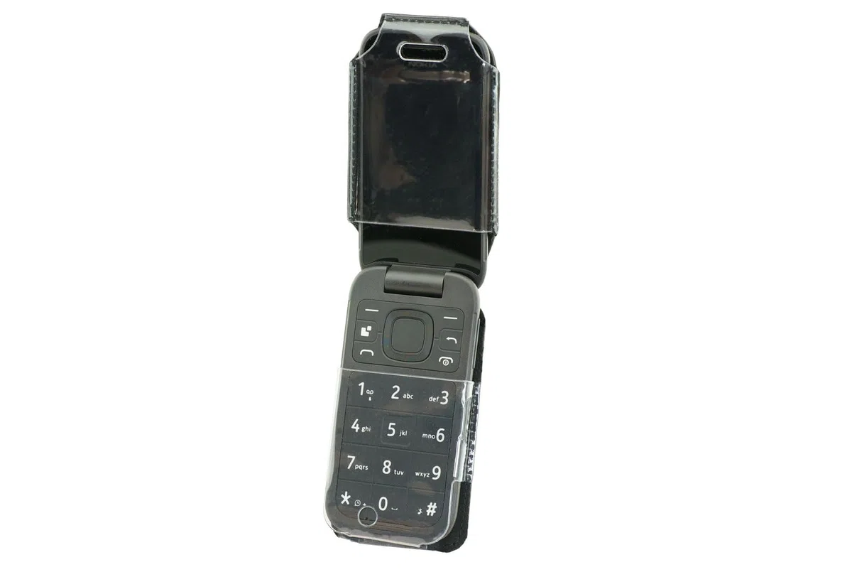 caseroxx Skórzane etui z klipsem do paska kompatybilne z Nokia 2660 Flip wykonane z prawdziwej skóry, etui z klipsem na pasek i okienkiem w kolorze czarnym