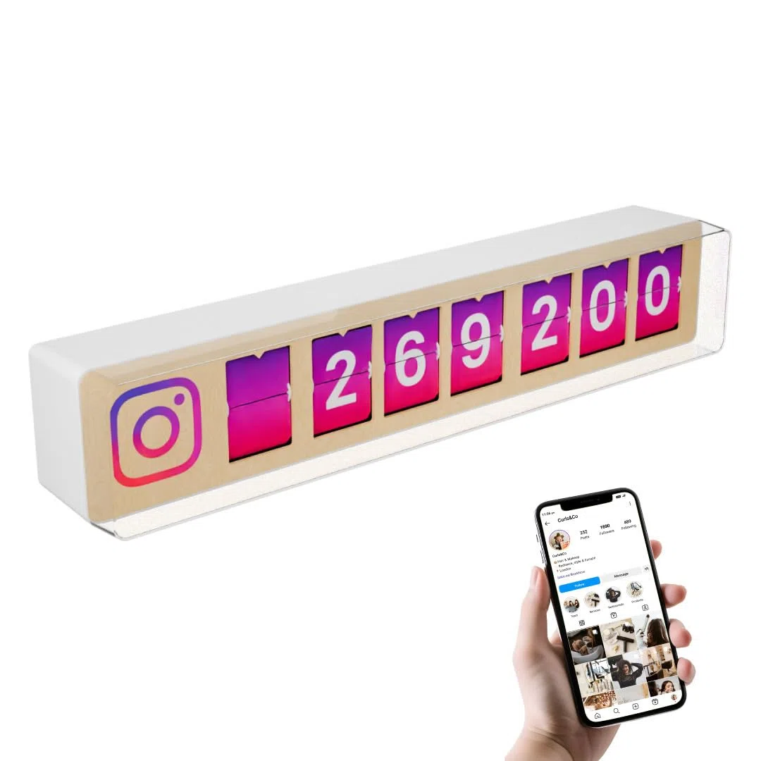 Licznik Obserwujących Instagram na Żywo, Ruchome Klapki, 7 Cyfr | Wyświetlacz z ruchomymi klapkami pokazuje obserwujących Instagram na żywo. Dla butików i twórców. Wi-Fi, montaż w 5 minut.