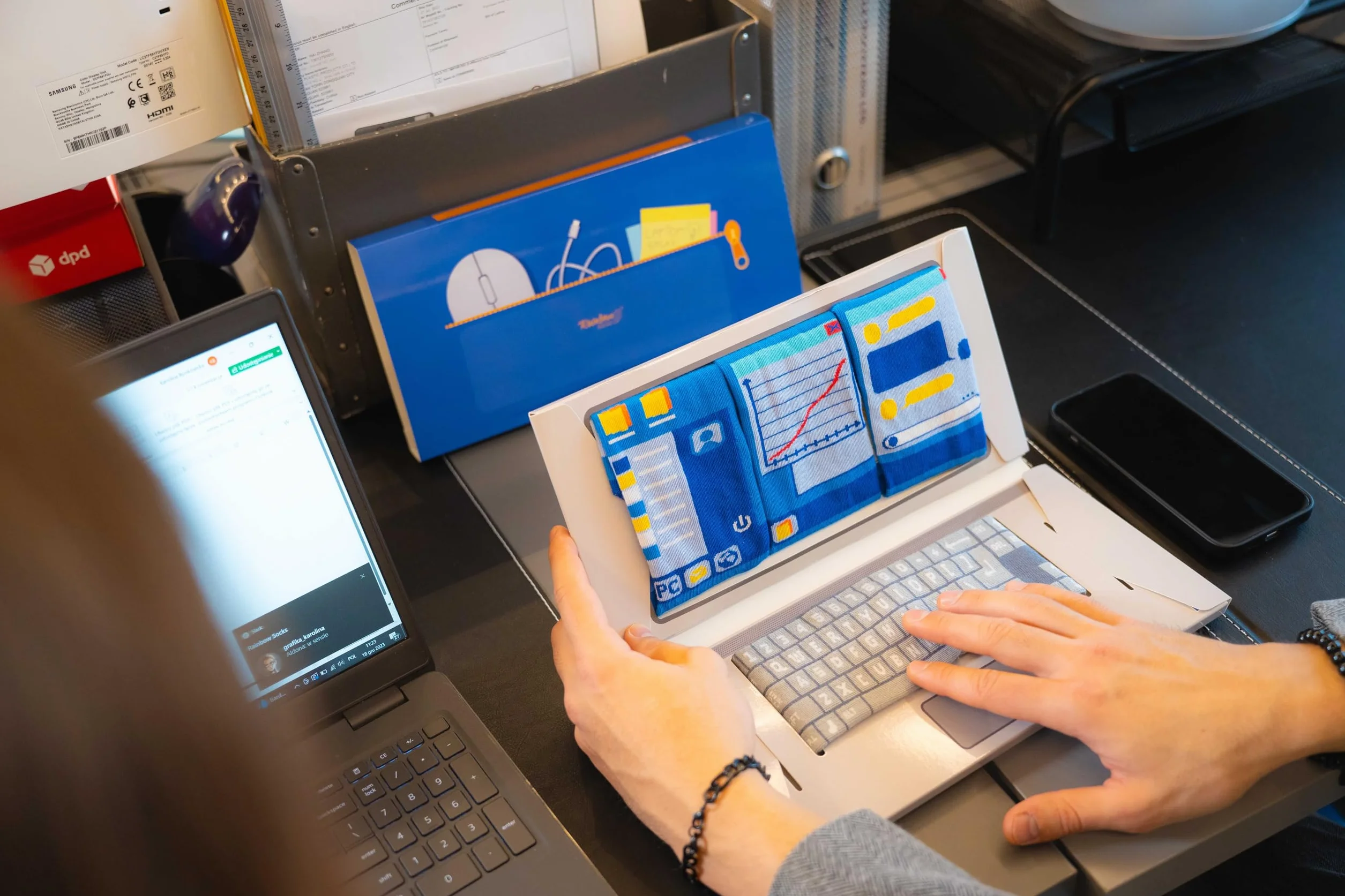 Rainbow Socks - Skarpety na laptopa - Damskie męskie Skarpetki Prezent Nowość dla programistów i entuzjastów informatyki - 2 pary