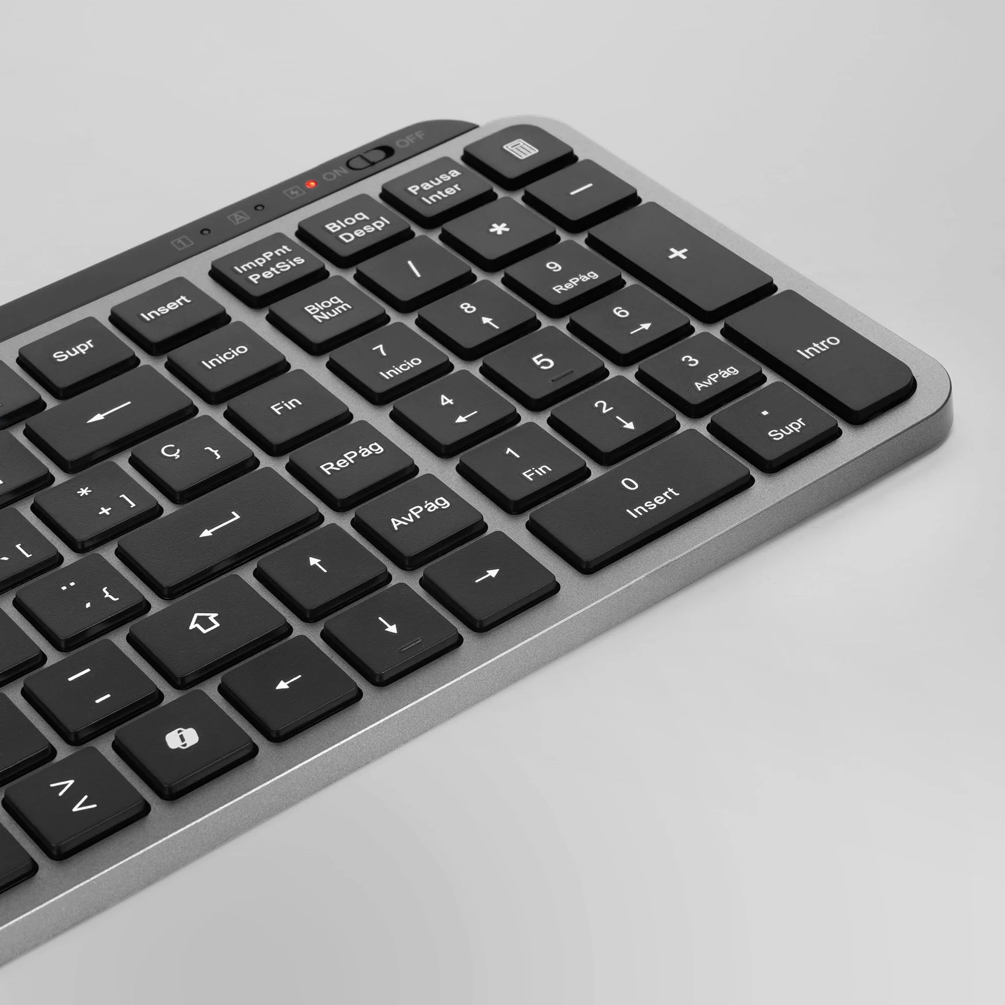 Mars Gaming MK-SILENKEYS, Bezprzewodowa Kompaktowa Klawiatura Pełnowymiarowa, Niski Profil, Ciche Przełączniki Nożycowe, Copilot AI, Bluetooth 5.1 Dual + 2.4GPRO, 200h, PC/Mac, Portugalski, Czarny