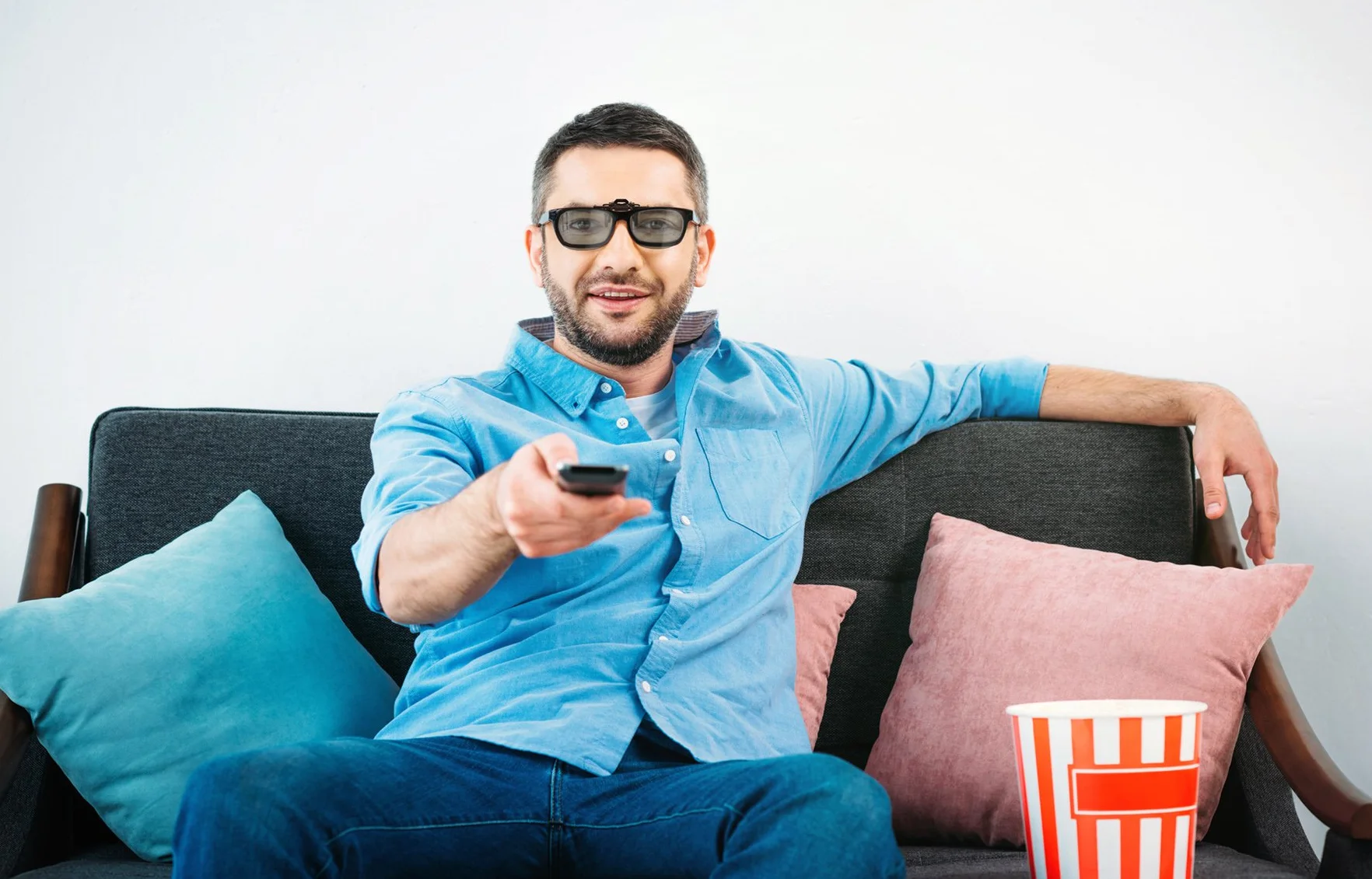 Zestaw 2 par okularów 3D Clip-On dla osób noszących okulary – pasywne okulary 3D do Cinema 3D kompatybilne z LG, Philips, Panasonic, Toshiba, Grundig, RealD kinami i wieloma innymi pasywnymi