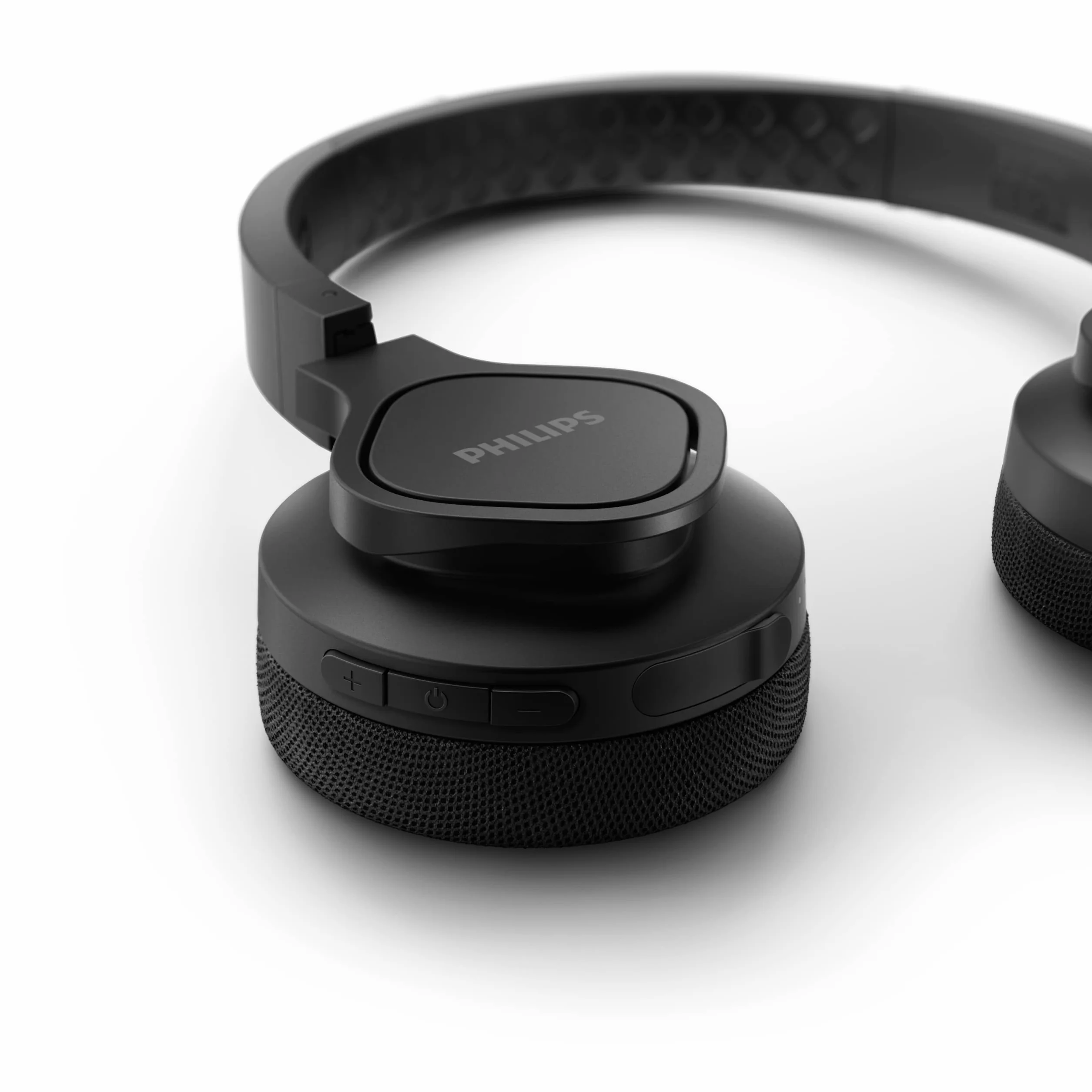 PHILIPS A4216BK/00 Bezprzewodowe Słuchawki Sportowe Nauszne 35 Godzin Odtwarzania, Stopień Ochrony Przed Pyłem i Wodą IP55, Chłodzące Nakładki Nauszne Czarny, 2021/2022 Model, On Ear, Go Sports