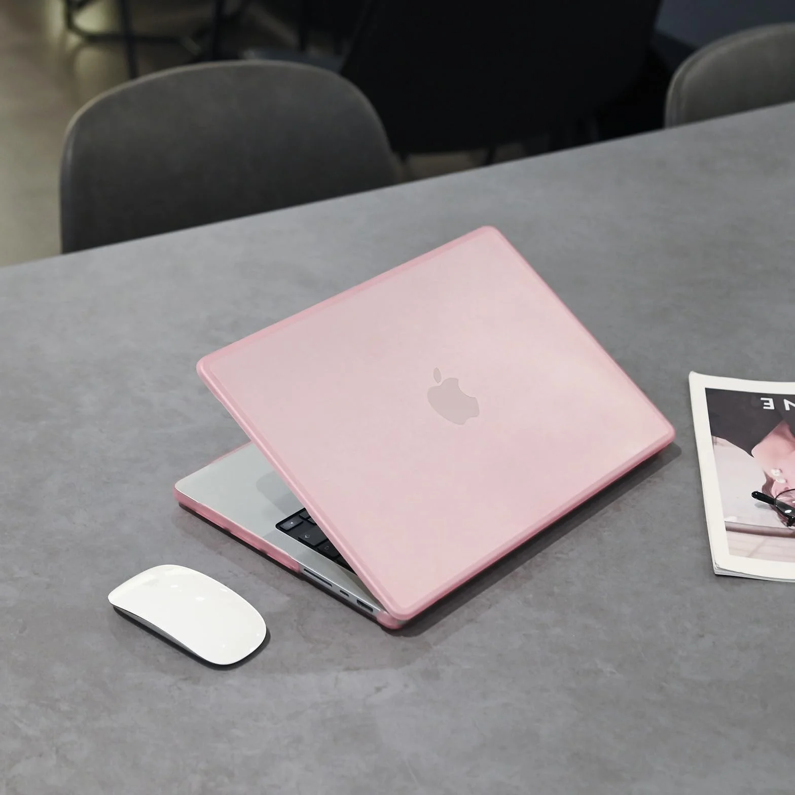 BlueSwan Etui Kompatybilne z MacBook Pro 14 Cali M5 M4 M3 M2 M1, Ramka TPU + Matowa Osłona PC, Różowy