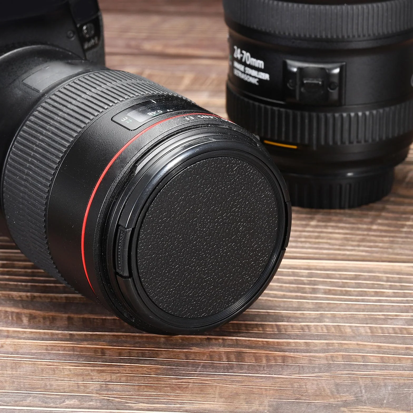 PATIKIL Osłona obiektywu 62 mm, standardowa ostrość, matowa powierzchnia, antyrefleksyjny kaptur wewnętrzny z osłoną obiektywu 67 mm i ściereczką do czyszczenia obiektywu aparatu, czarna