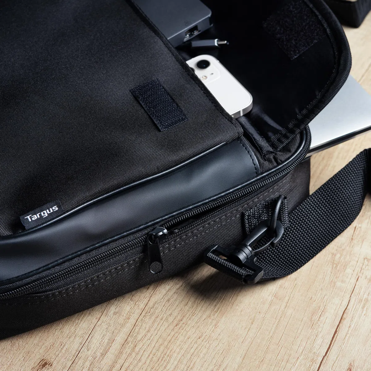 Targus Notebook Case TAR300 15,6", Torba Na Laptopa, Czarny