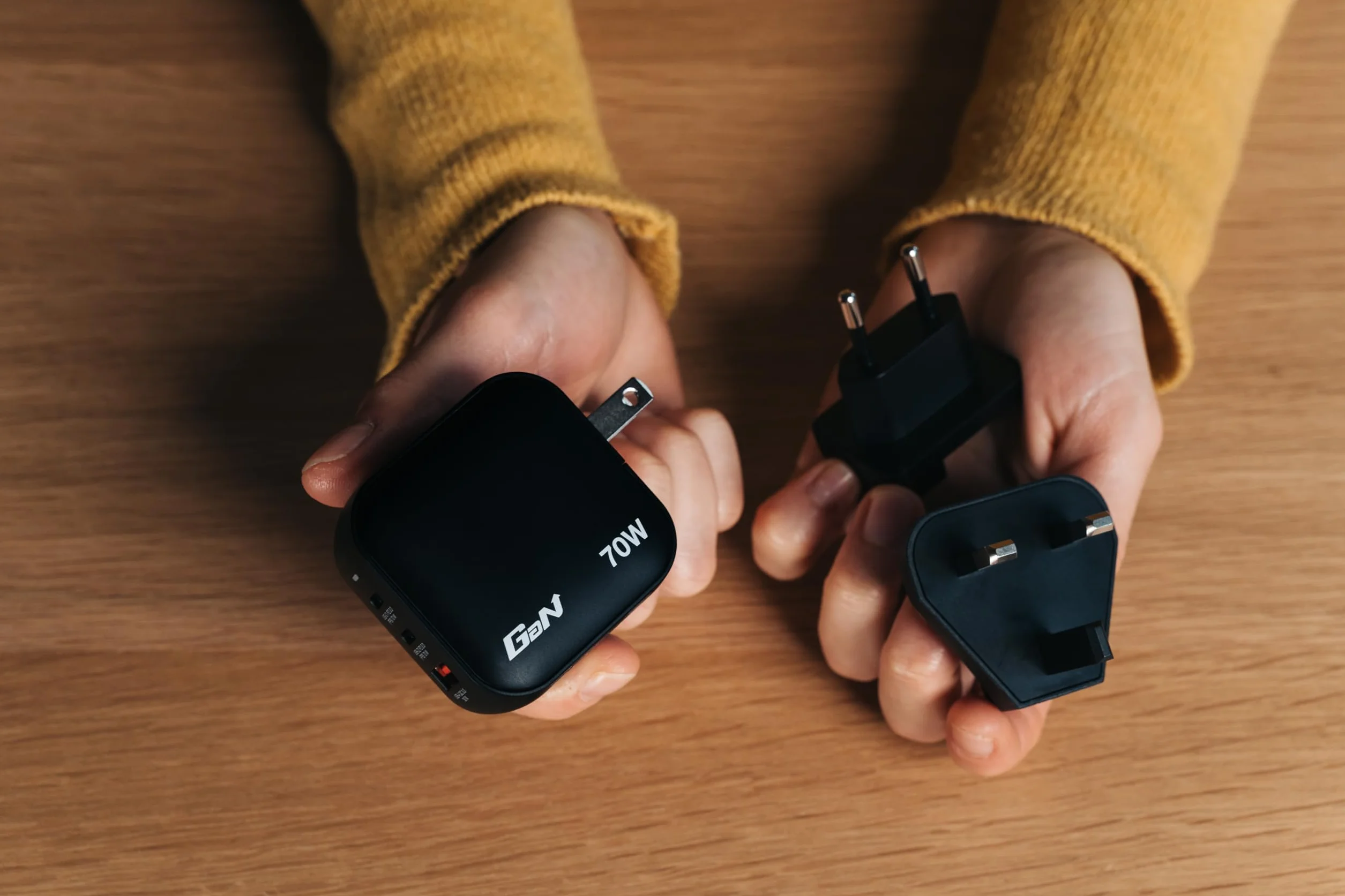 Verbatim Mini GaN Charger 70 W, 3 porty USB-C ładowarka z 2 x USB-C i 1 x USB-A, szybka ładowarka jako wtyczka wielokrotna, do Apple iPad, iPhone, Samsung & Co, do UE, UK, USA