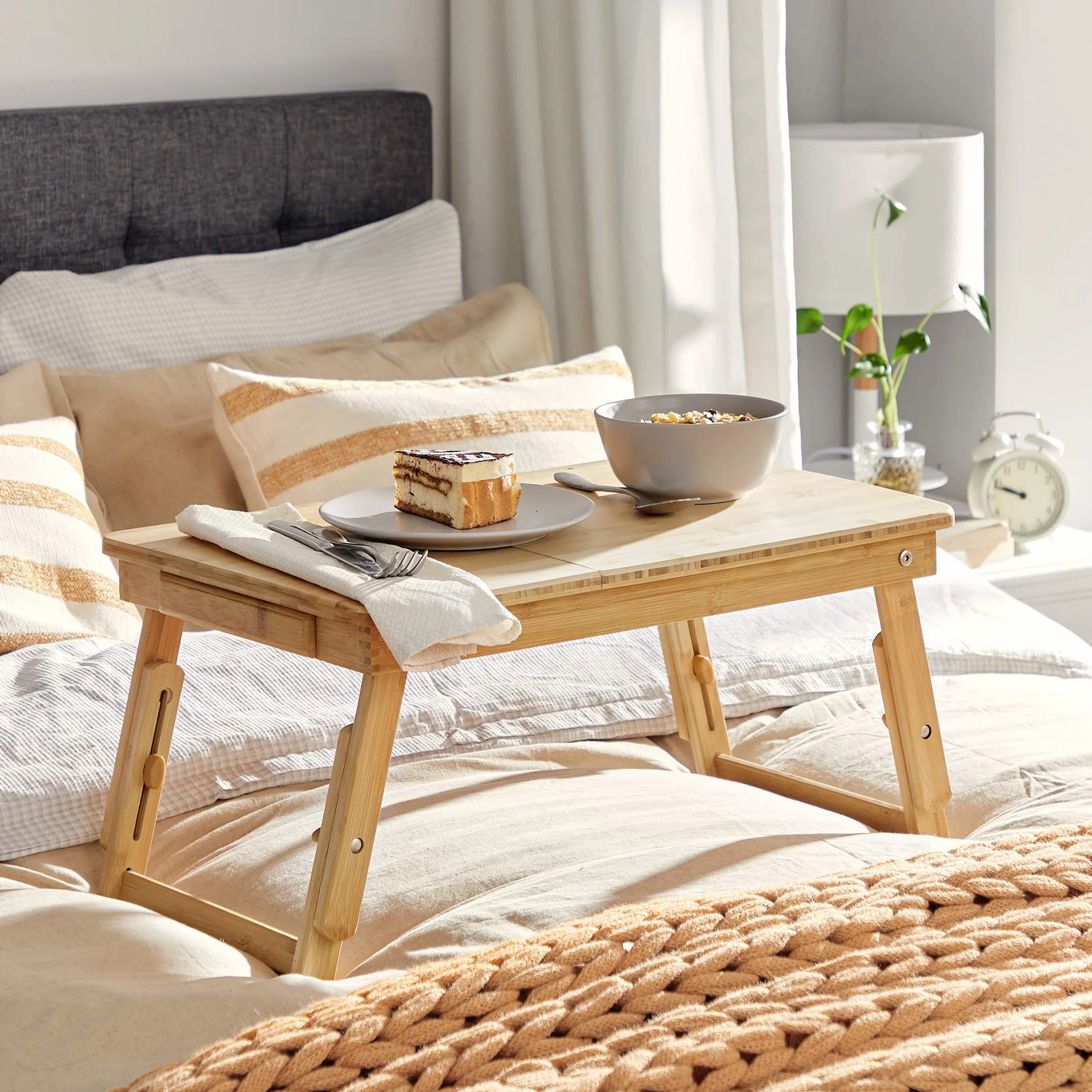 SONGMICS LLD01N stolik pod laptopa z regulacją wysokości, składany bambusowy 55x(21-29)x35 cm