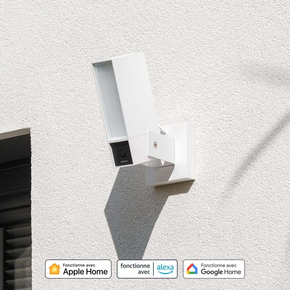 Monitorująca Kamera Zewnętrzna NETATMO, Wi-Fi 5 GHz, 2K HDR, wykrywanie osób pojazdów/zwierząt dzięki AI, reflektor LED 12 W, wbudowany alarm 105 dB, lokalne przechowywanie danych, bez abonamentu, Cza